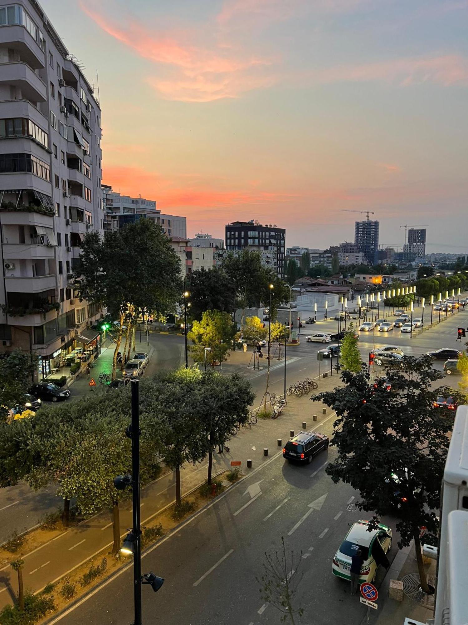 Skyline Studios Tirana Bagian luar foto